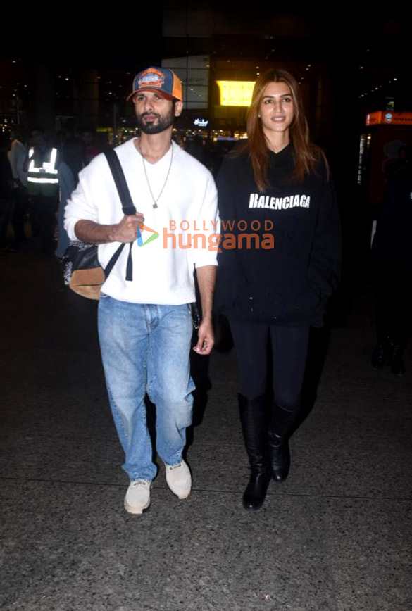 photos kangana ranaut ananya panday mika singh and others snapped at the airport 3