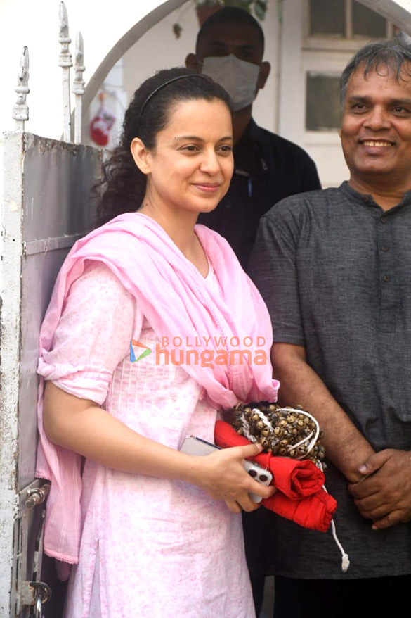 photos kangana ranaut snapped outside a dance class 3