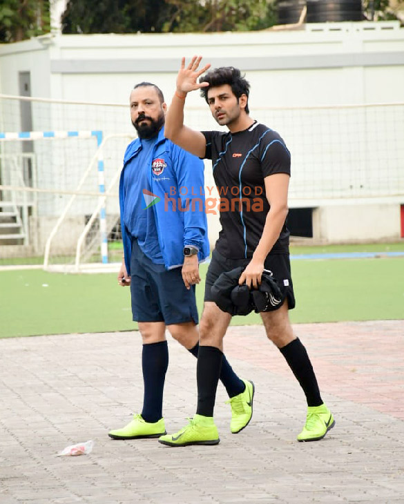 photos kartik aaryan and bunty walia snapped during a football match in juhu 1