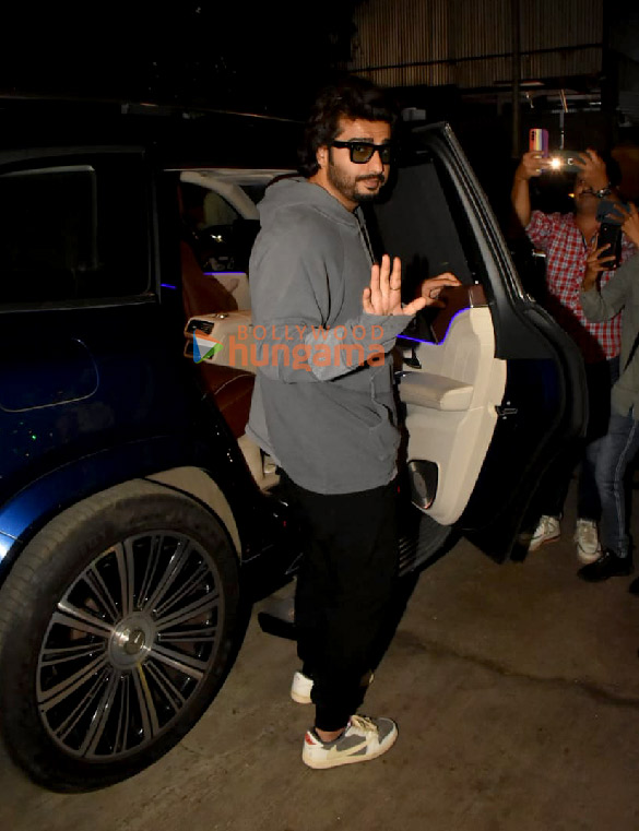 photos malaika arora arjun kapoor sonakshi sinha and others snapped at mizu in bandra 10