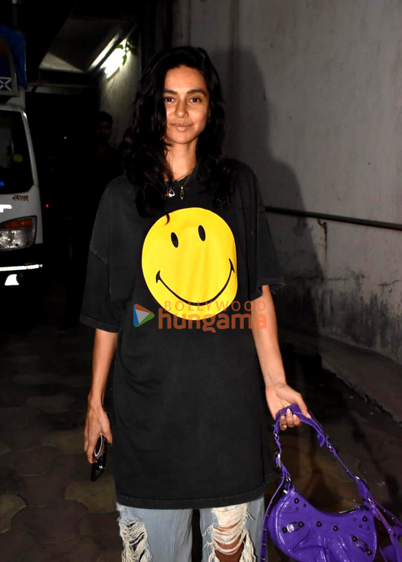 photos malaika arora and shibani dandekar snapped in bandra 5