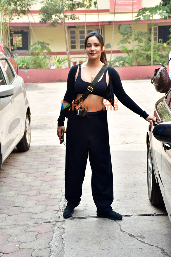 photos neha sharma and aisha sharma spotted outside a gym in bandra 4 4