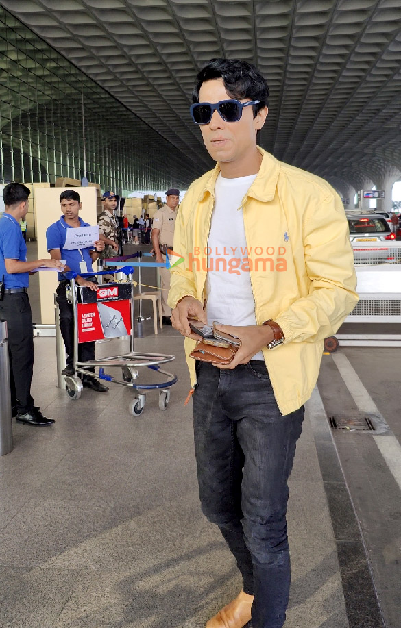 photos ranveer singh randeep hooda ishaan khatter and others snapped at the airport 2