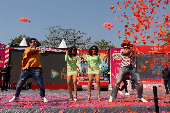 photos ranveer singh varun sharma siddharth nigam and bharti singh promote cirkus at malad masti 1