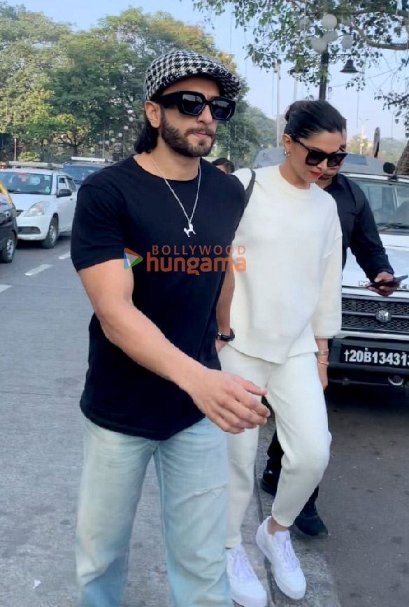 Photos: Ranveer Singh and Deepika Padukone snapped at Gateway Of India