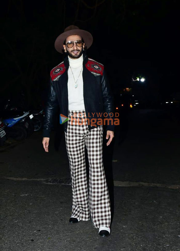 photos ranveer singh and rohit shetty snapped promoting cirkus on sets of indian idol 1
