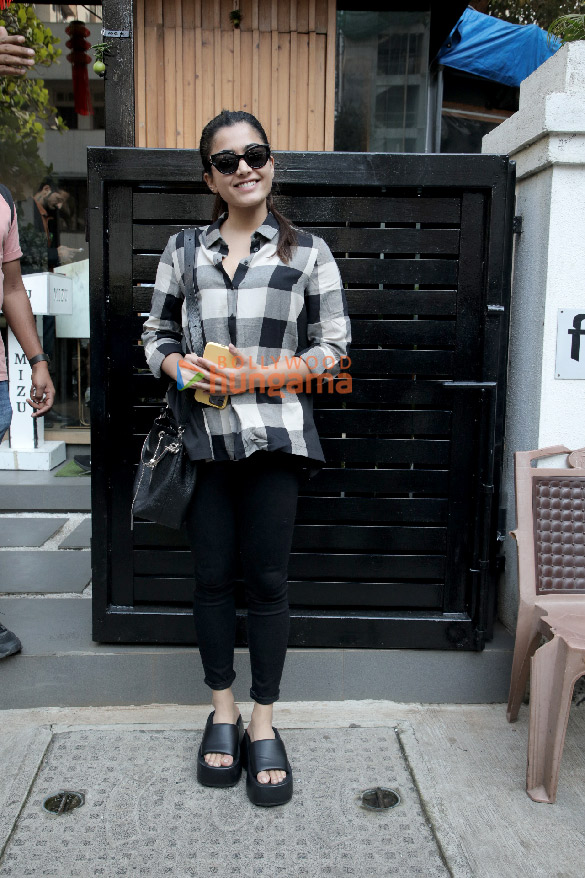 photos rashmika mandanna snapped at mizu restaurant in worli 4 2