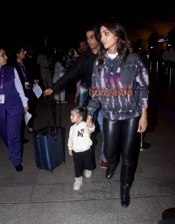 photos saif ali khan kareena kapoor khan katrina kaif and shilpa shetty snapped at the airport 6
