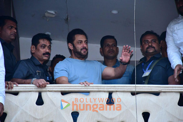 photos salman khan greets fans at galaxy apartments on his birthday in bandra 2