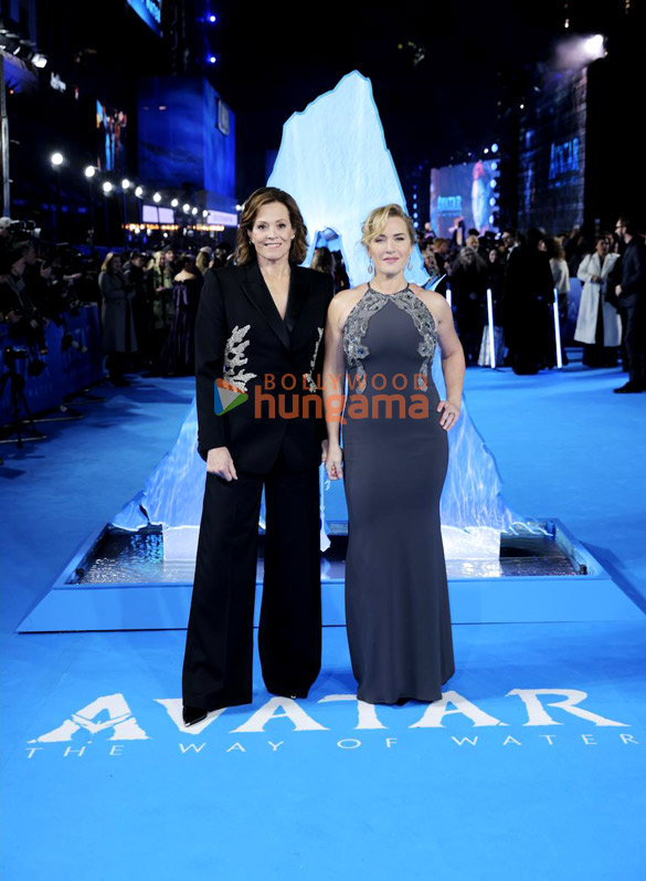 photos sam worthington zoe saldana kate winslet james cameron attend world premiere of avatar the way of water in londons leice