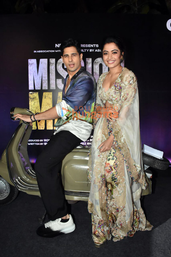photos sidharth malhotra and rashmika mandanna snapped at mission majnu song launch 8