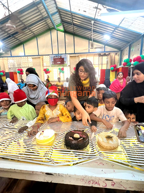 photos tahira kashyap celebrates christmas with cancer affected kids at wadia hospital 1