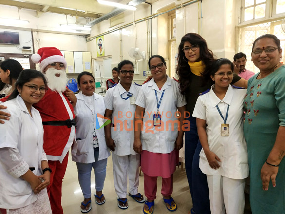 photos tahira kashyap celebrates christmas with cancer affected kids at wadia hospital 3
