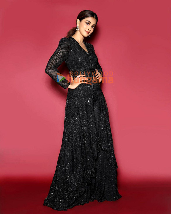 pooja hegde 5 25