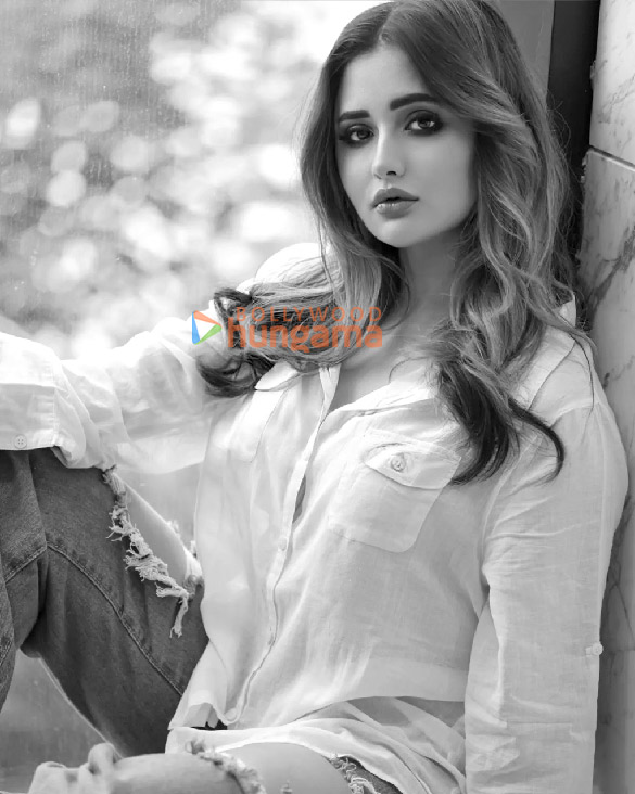 rashami desai 4 28