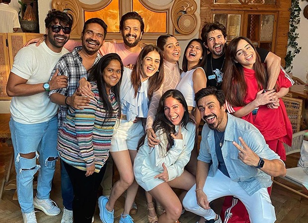 Riteish Deshmukh celebrates birthday with Ashish Chowdhry, Jennifer Winget and the squad right before the release of Ved