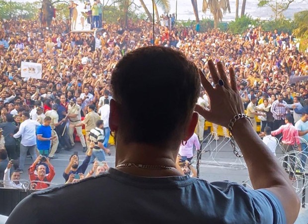 Salman Khan showers love on fans gathered outside Galaxy on his 57th birthday