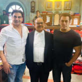 Salman Khan is all smiles as he meets Satish Kaushik, Arbaaz Khan on the sets of Patna Shukla; see photos