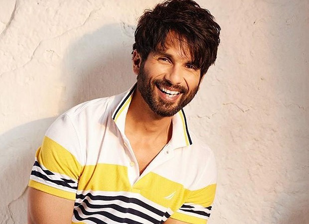 Shahid  Kapoor “just relaxing” after a long day is a mood! Watch 