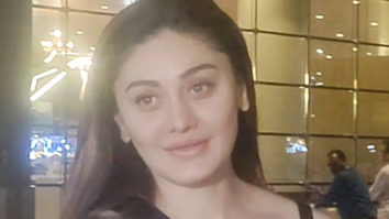 Shefali Jariwala flaunts her beautiful natural skin as she poses for paps