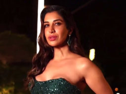 Sophie Choudry slays her Filmfare look in green shimmer outfit