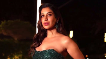 Sophie Choudry slays her Filmfare look in green shimmer outfit