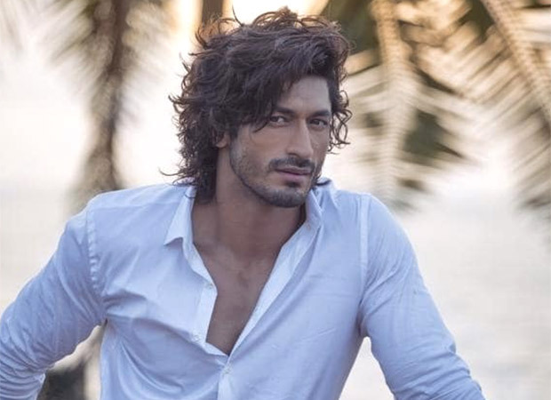 Vidyut Jammwal pens a note to self on 42nd birthday; says, “If I fail, I failed with giving it my everything” : Bollywood News