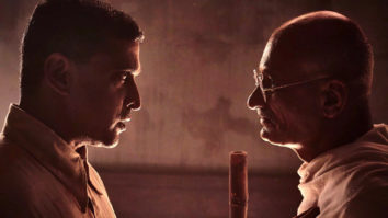 Gandhi Godse – Ek Yudh Motion Poster: It is Deepak Antani vs Chinmay Mandlekar in Rajkumar Santoshi directorial