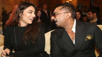 Yo Yo Honey Singh confirms dating Paris Ka Trip star Tina Thadani; calls her “meri girlfriend” at an event, watch