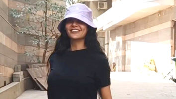 Esha Gupta looks the cutest in a lavender bucket hat