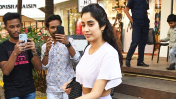 Janhvi Kapoor poses with little fans post daily yoga sessions