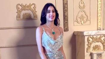Janhvi Kapoor raises the temperature with her hotness in glittery outfits!