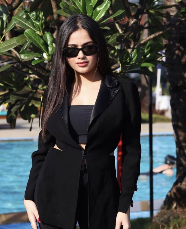 Jannat Zubair gives business chic vibes in black pantsuit
