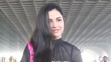 Jasmin Bhasin’s fun conversation with paps at the airport