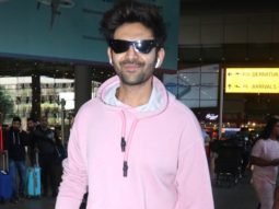 Kartik Aaryan looks absolutely cute in a pink hoodie at the airport