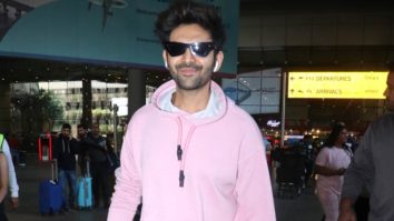 Kartik Aaryan looks absolutely cute in a pink hoodie at the airport