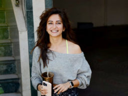 Kriti Kharbanda flashes her cute smile as she poses for paps
