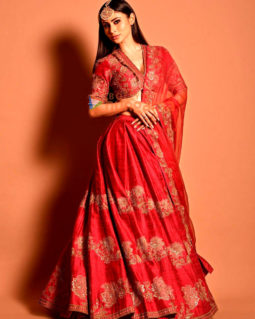 Celeb Photos Of Mouni Roy