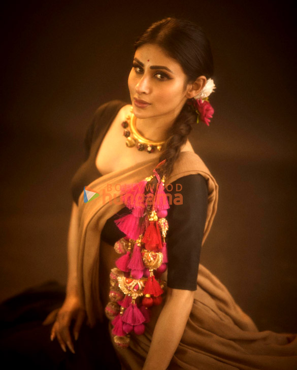 mouni roy 5 80