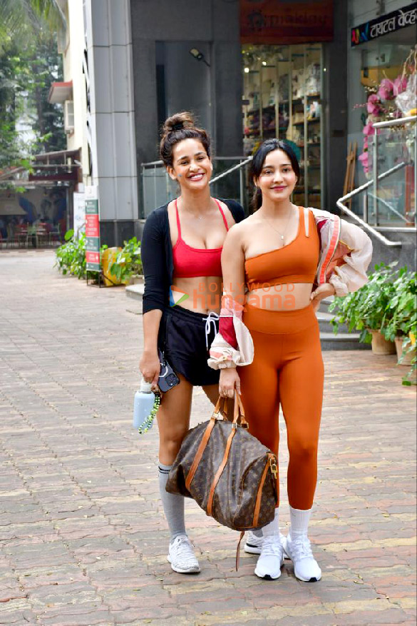 photos aisha sharma and neha sharma spotted outside a gym in bandra 2 2