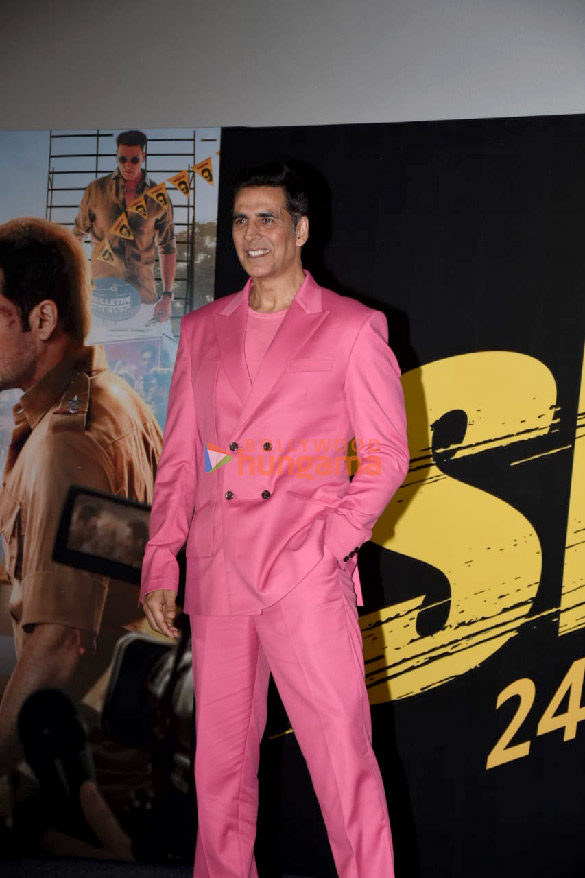photos akshay kumar emraan hashmi nushrratt bharuccha diana penty and others snapped at the trailer launch of selfiee 5