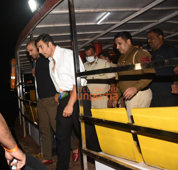 photos akshay kumar and shikhar dhawan snapped at the versova jetty 1