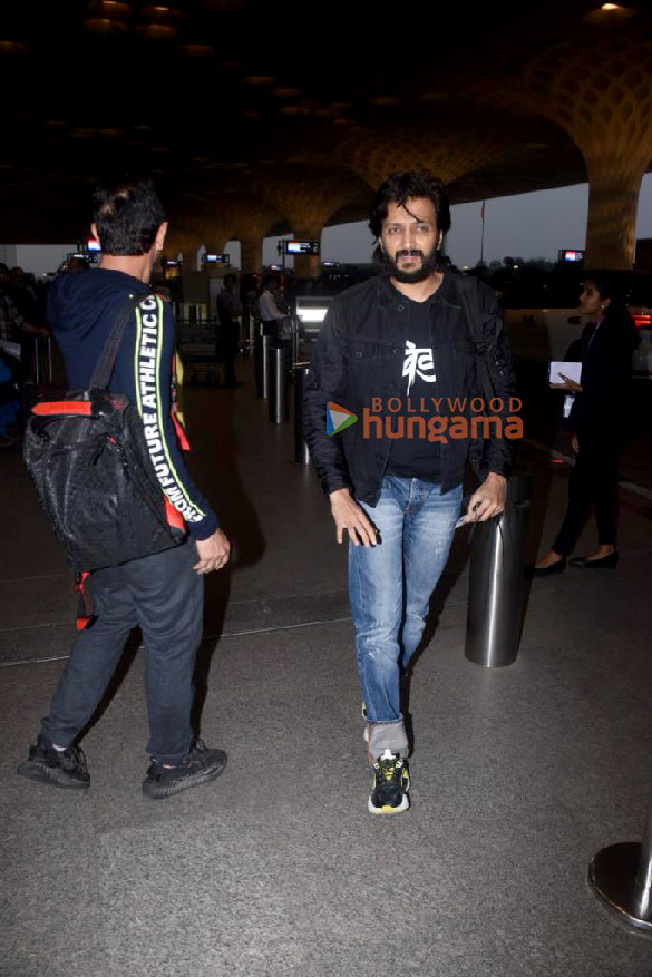 photos alaya f and riteish deshmukh snapped at the airport 3