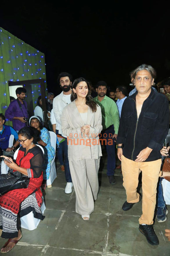 photos alia bhatt and ranbir kapoor attend the mumbai moments 2023 excellence in photography awards calendar launch 7
