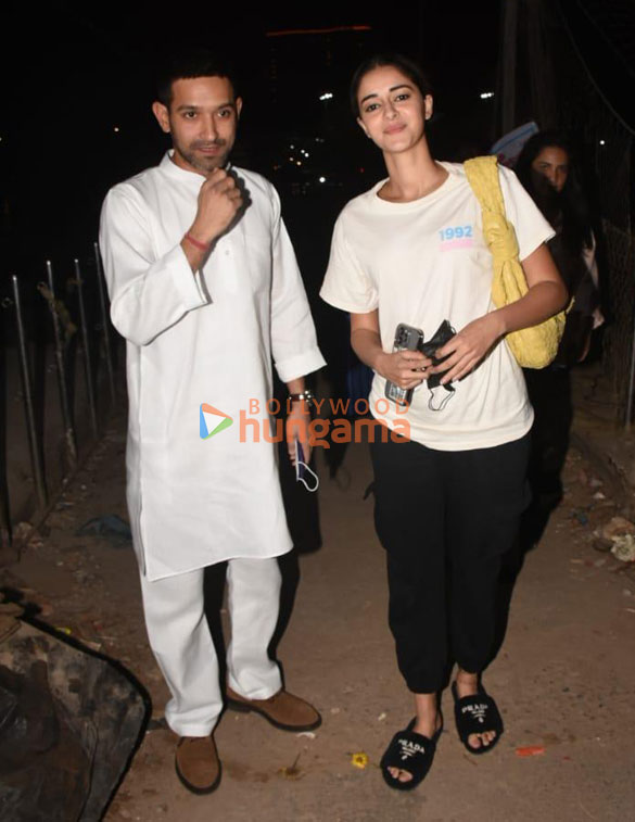 Photos: Ananya Panday and Vikrant Massey snapped taking an auto rickshaw ride | Parties & Events