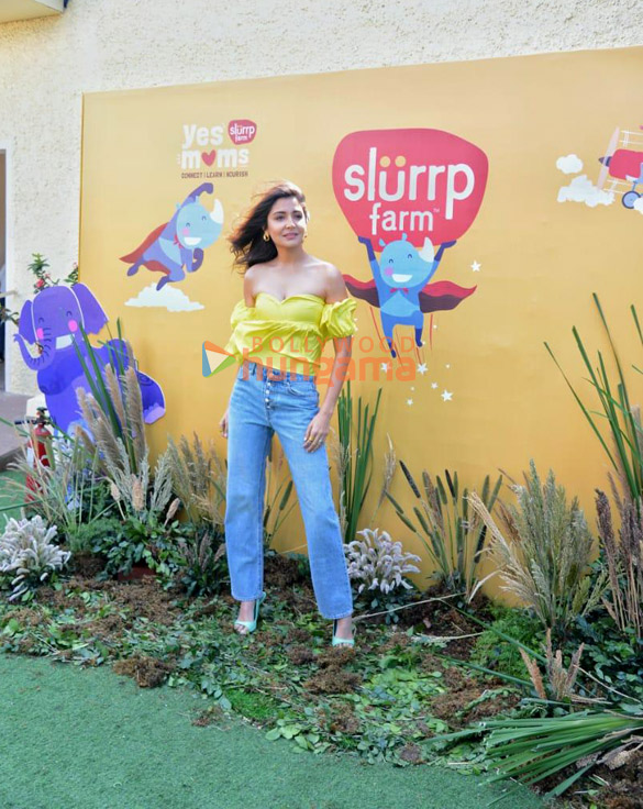 photos anushka sharma attends a slurrp farm event in bandra mumbai 5