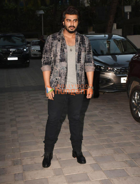 photos arjun kapoor radhika madan and aasmaan bhardwaj snapped promoting their film kuttey at t series office in andheri 2