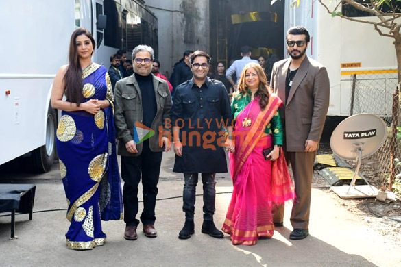 Photos: Arjun Kapoor and Tabu snapped promoting their film Kuttey on sets of Indian Idol Photos: Arjun Kapoor and Tabu snapped promoting their film Kuttey on sets of Indian Idol