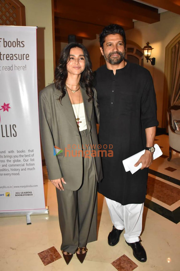 photos celebs attend javed akhtars book launch 005 4