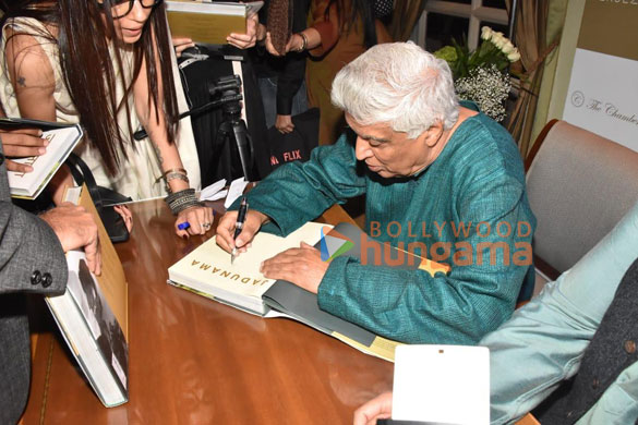 photos celebs attend javed akhtars book launch 008 6